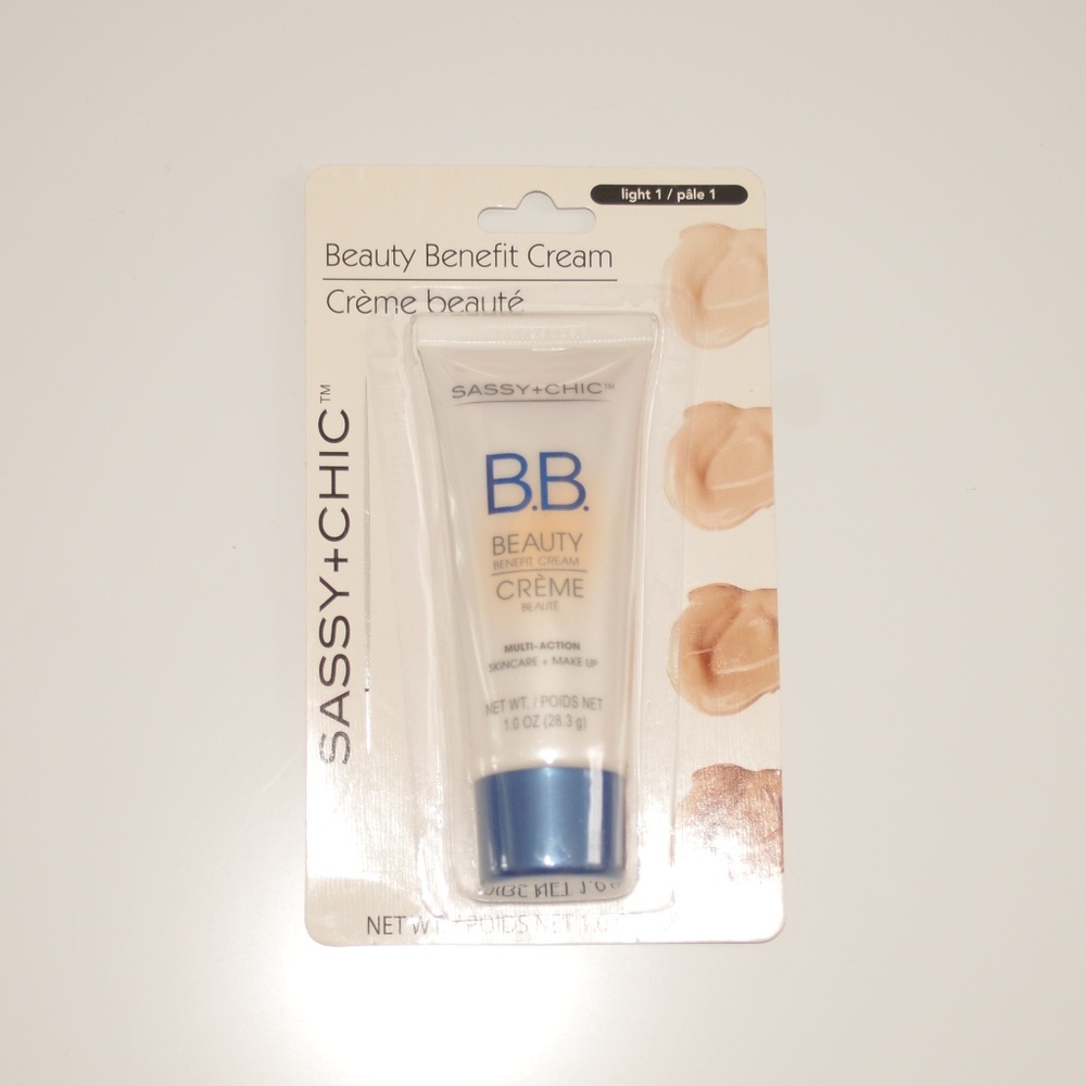 Sassy + Chic BB‎ Beauty Benefit Cream Light